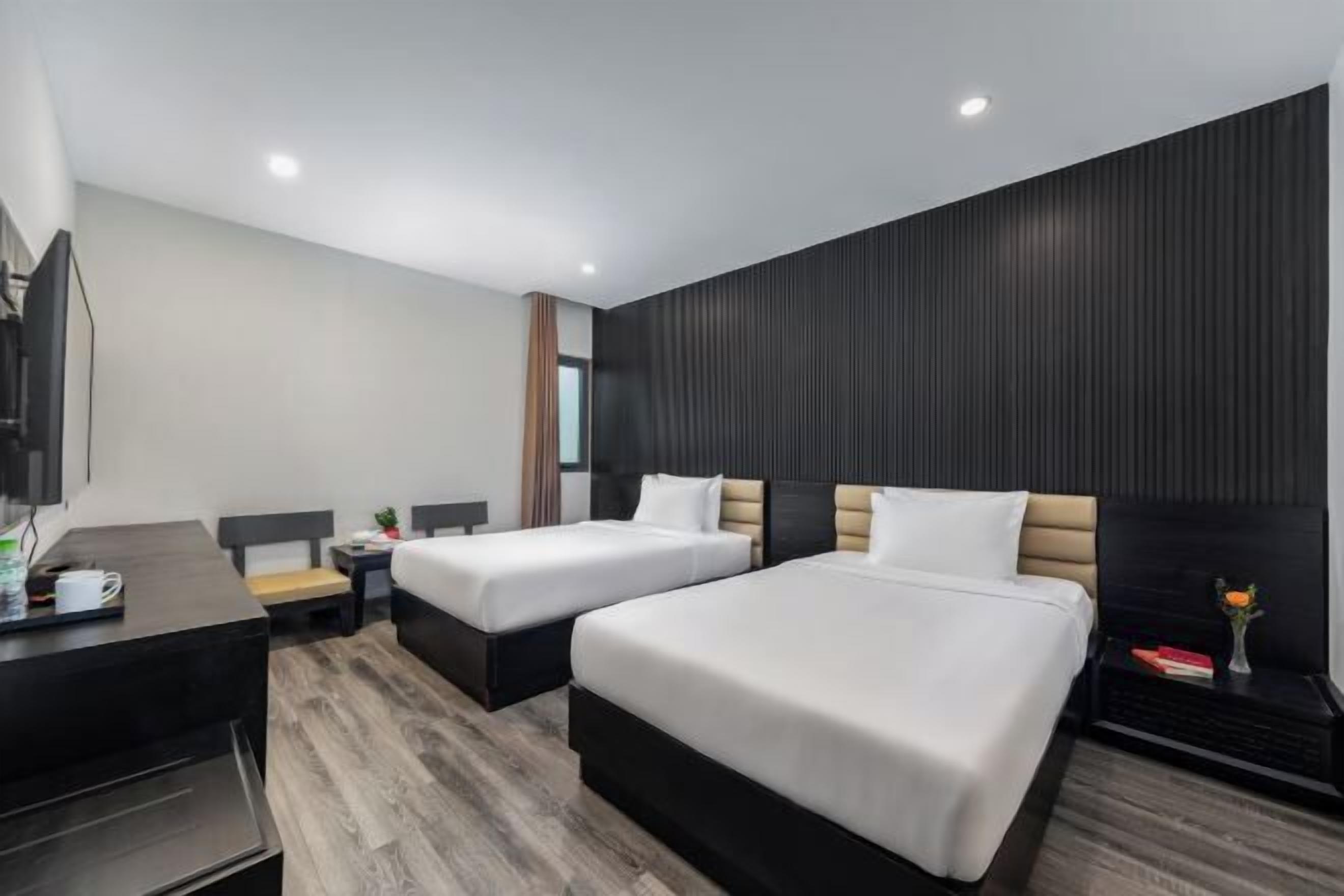 Literie de qualité supérieure, coffres-forts dans les chambres, bureau