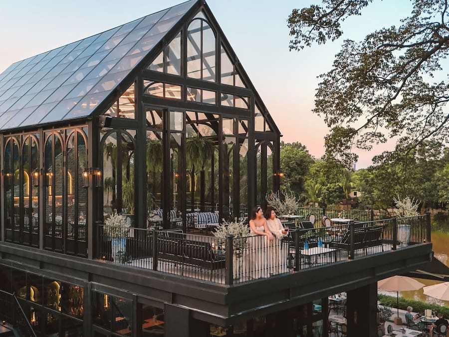 Café da manhã, almoço e jantar; culinária internacional