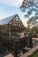 Breakfast, lunch, dinner served; international cuisine 