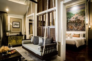 Riverfront Colonial Suite | Oppholdsrom | En 32-tommers Flatskjerm-TV med kabel-kanaler samt TV