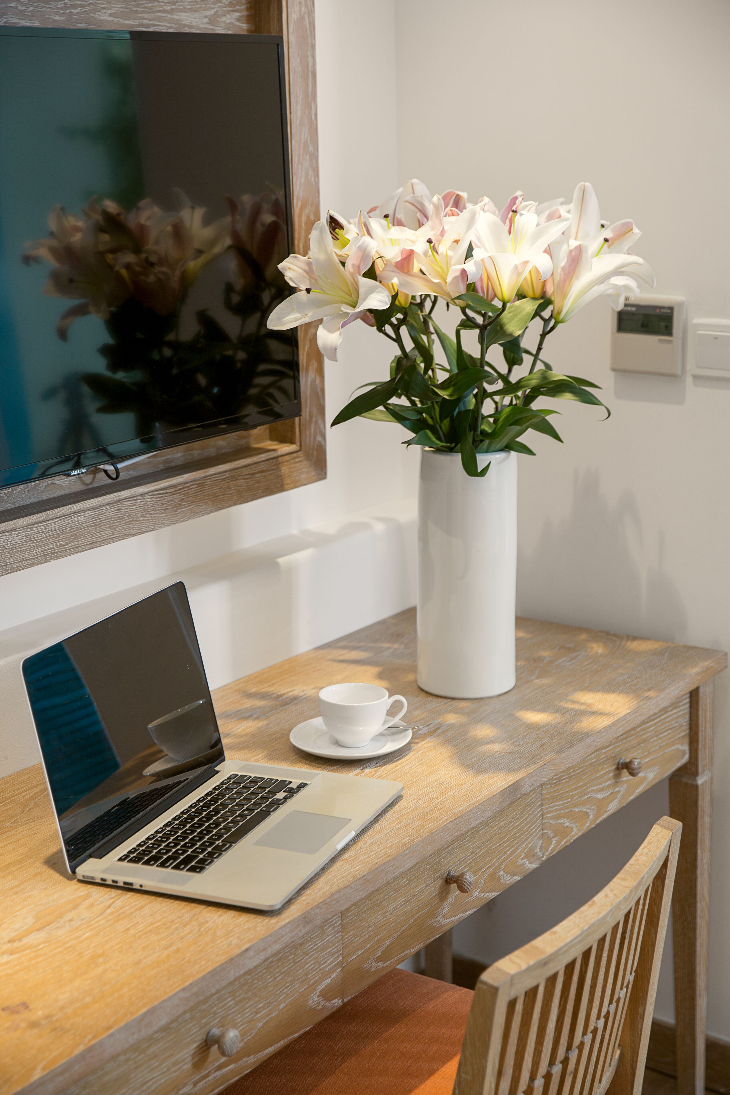 junior suite king room, terrace, pool side | 1 bedroom, premium bedding, minibar, in-room safe