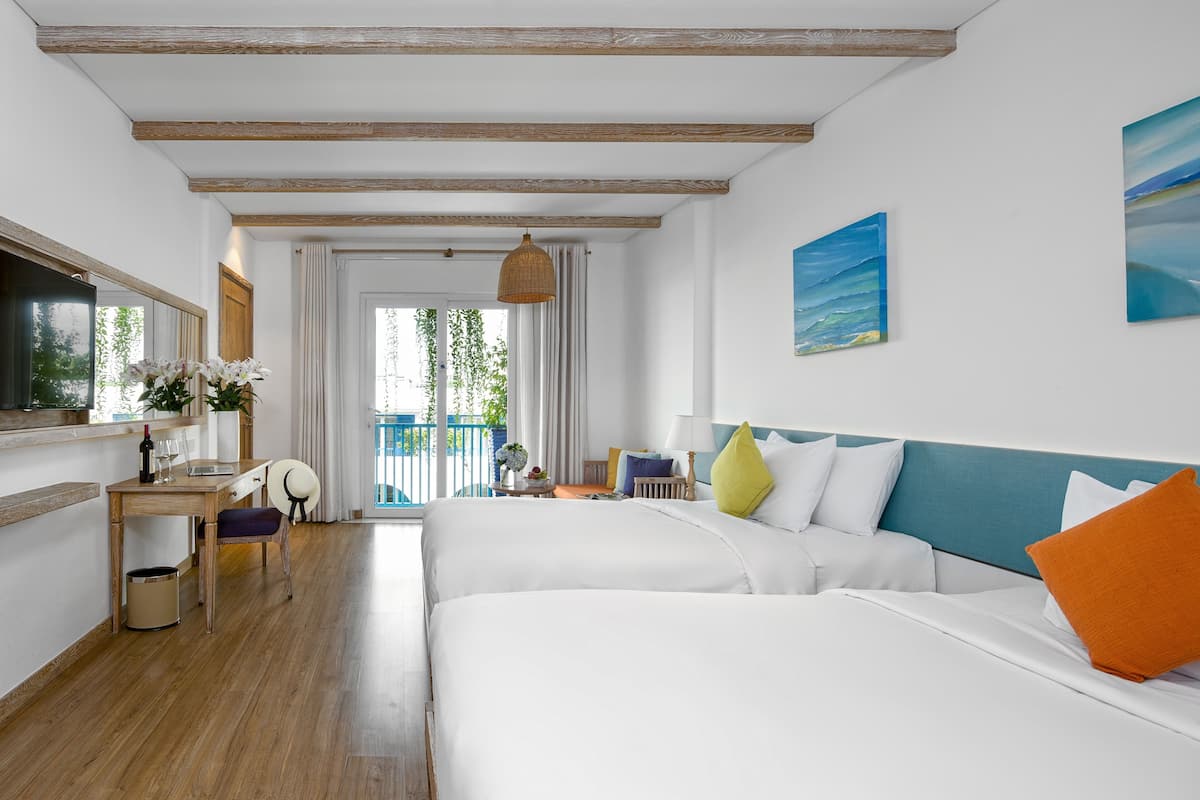 1 bedroom, premium bedding, minibar, in-room safe