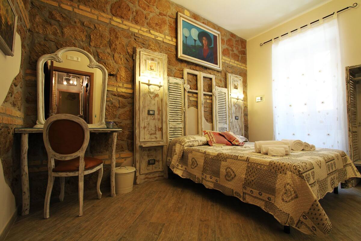 Premium bedding, memory-foam beds, in-room safe, individually decorated