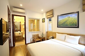 Minibar, in-room safe, desk, blackout drapes