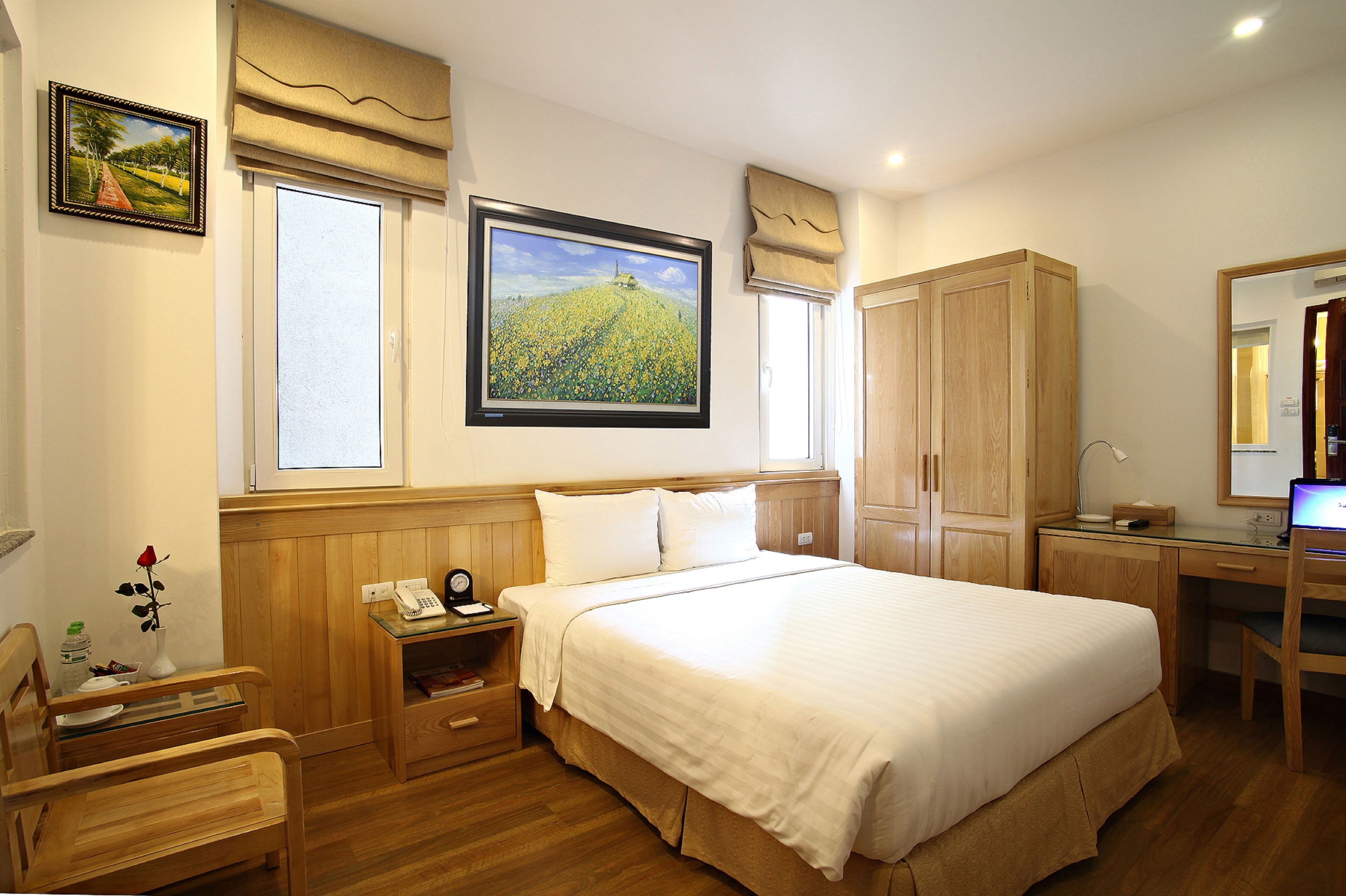 minibar, in-room safe, desk, blackout curtains