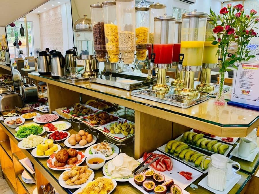 Daily buffet breakfast for a fee