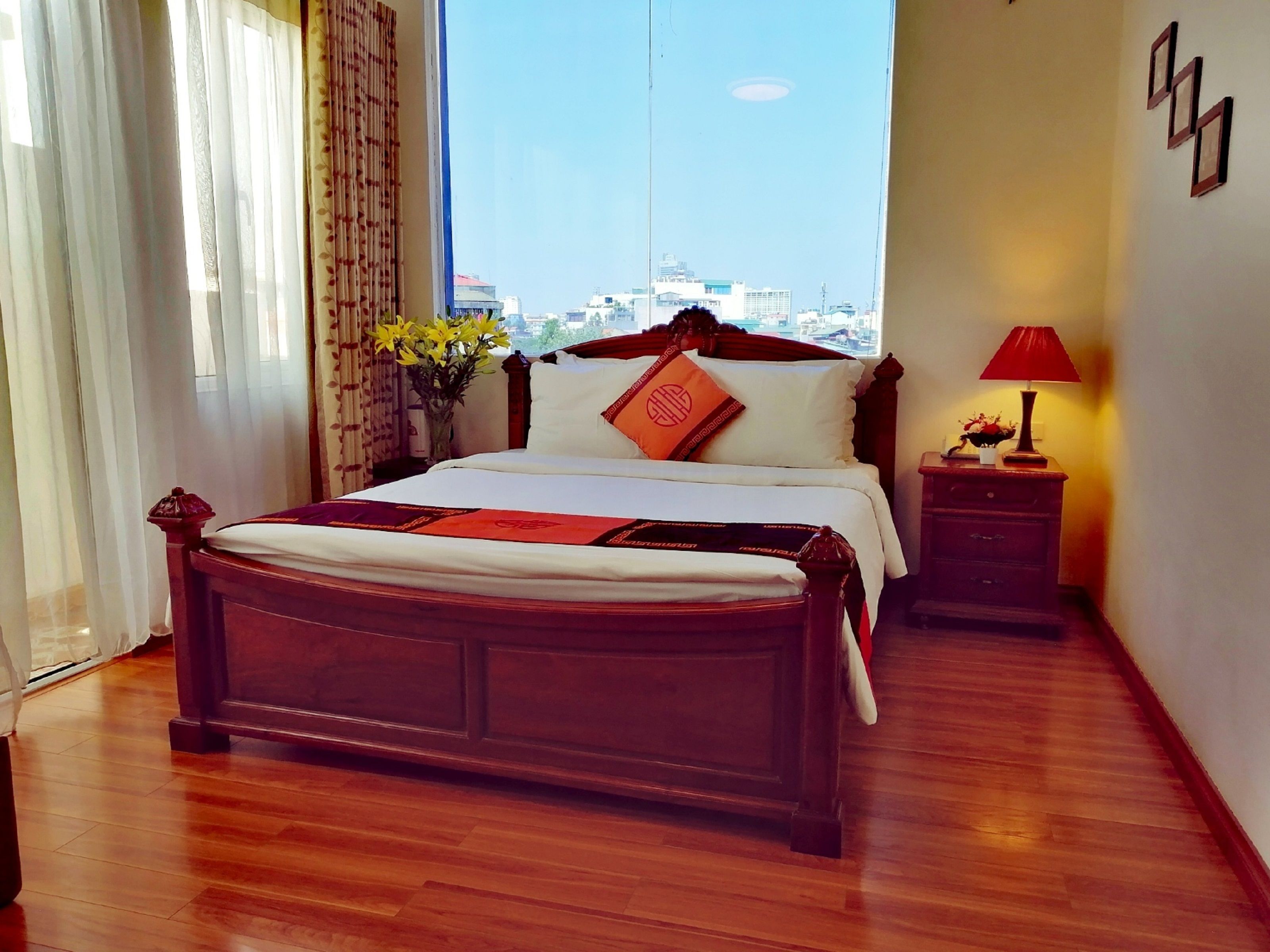 suite double with bacolny and city view | minibar, in-room safe, desk, soundproofing