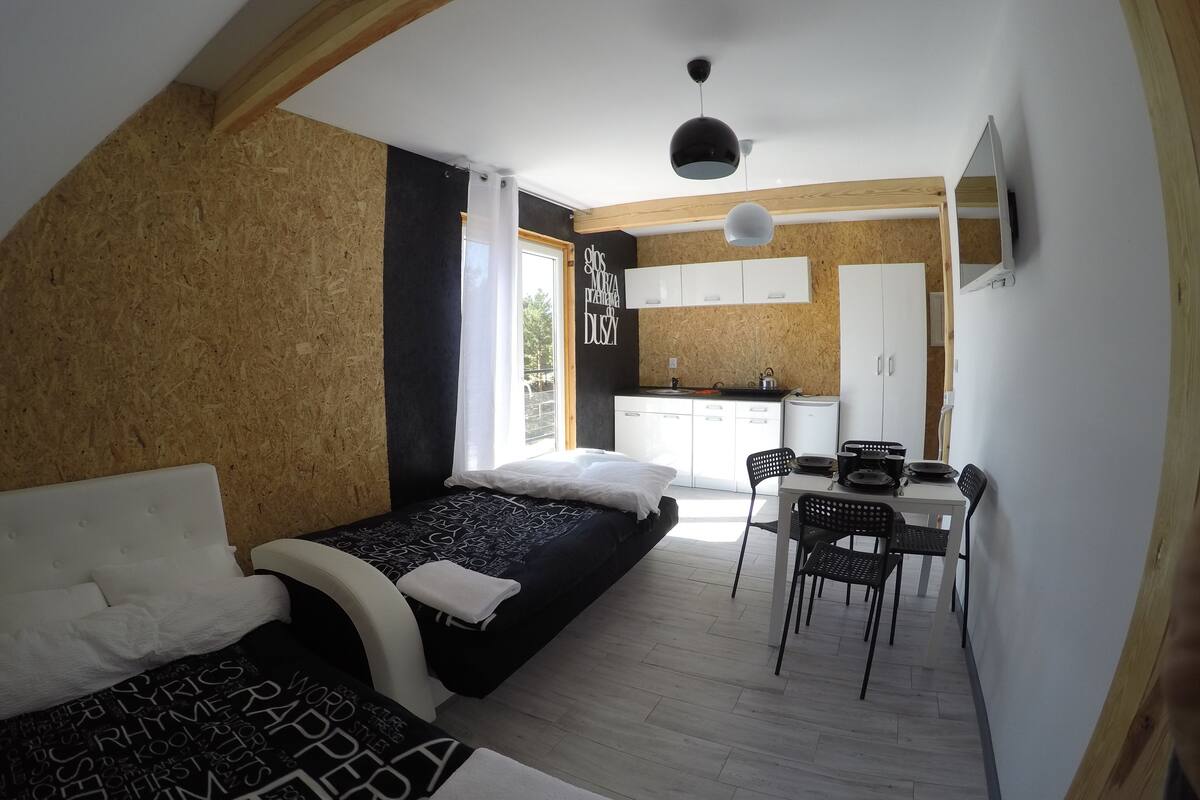 Habitación cuádruple, Terraza (P24; two extra beds possible) | Insonorización, camas extra gratis y wifi gratis