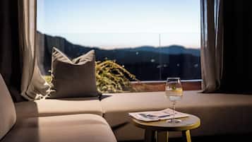 Apartment, 1 Bedroom (Cortina) | Living area | Flat-screen TV