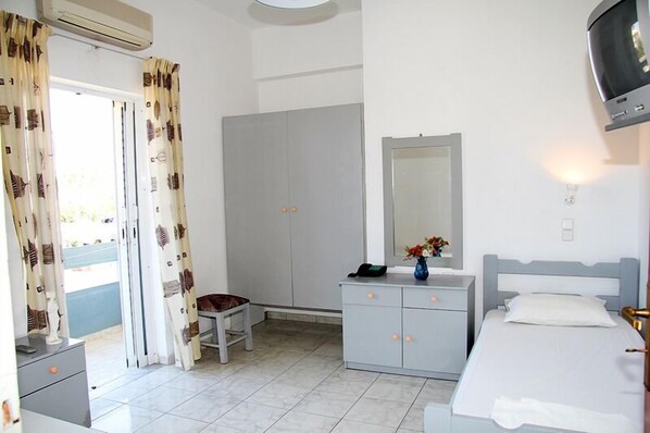 Appartement, 1 slaapkamer | Woonruimte | Televisie