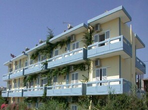 Exterior - Michel Apartments (Malevizi)