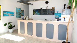 Reception - Michel Apartments (Malevizi)