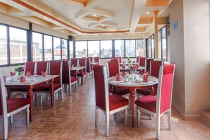 Breakfast, lunch and dinner served - Hotel Shreesu (Kathmandu)