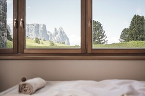 Sauna, boblebad, dampbad, kropsbehandlinger, hot stone-massage