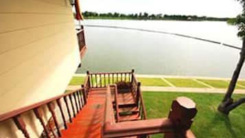 The Lake View House | Vista do quarto