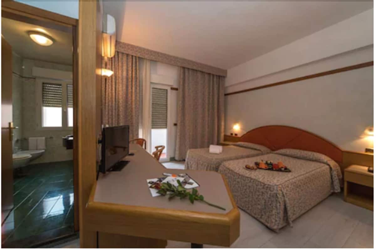 Minibar, trang trí khác biệt, trang bị nội thất với thiết kế riêng biệt