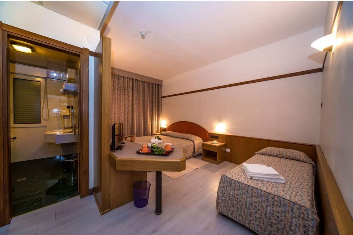 Phòng 3 Tiêu chuẩn | Minibar, trang trí khác biệt, trang bị nội thất với thiết kế riêng biệt