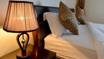 Minibar, iron/ironing board, free WiFi