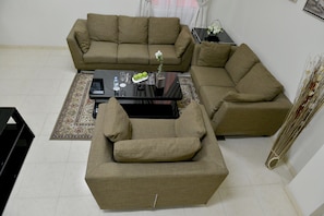 40-inch LCD TV with satellite channels, TV - Almawasim Alarbaa Establishment For Serviced Apartments (Al Jubail)