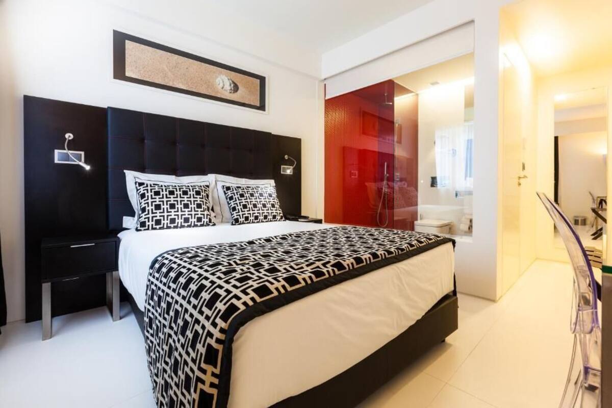 Minibar, in-room safe, blackout drapes, soundproofing