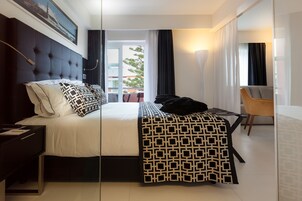 Minibar, caja de seguridad en la habitación y cortinas blackout 