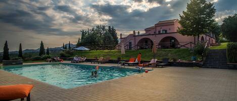 Seasonal outdoor pool, pool umbrellas, sun loungers