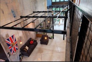 Lobby sitting area - Manonnee Bed & Breakfast (Chiang Rai)