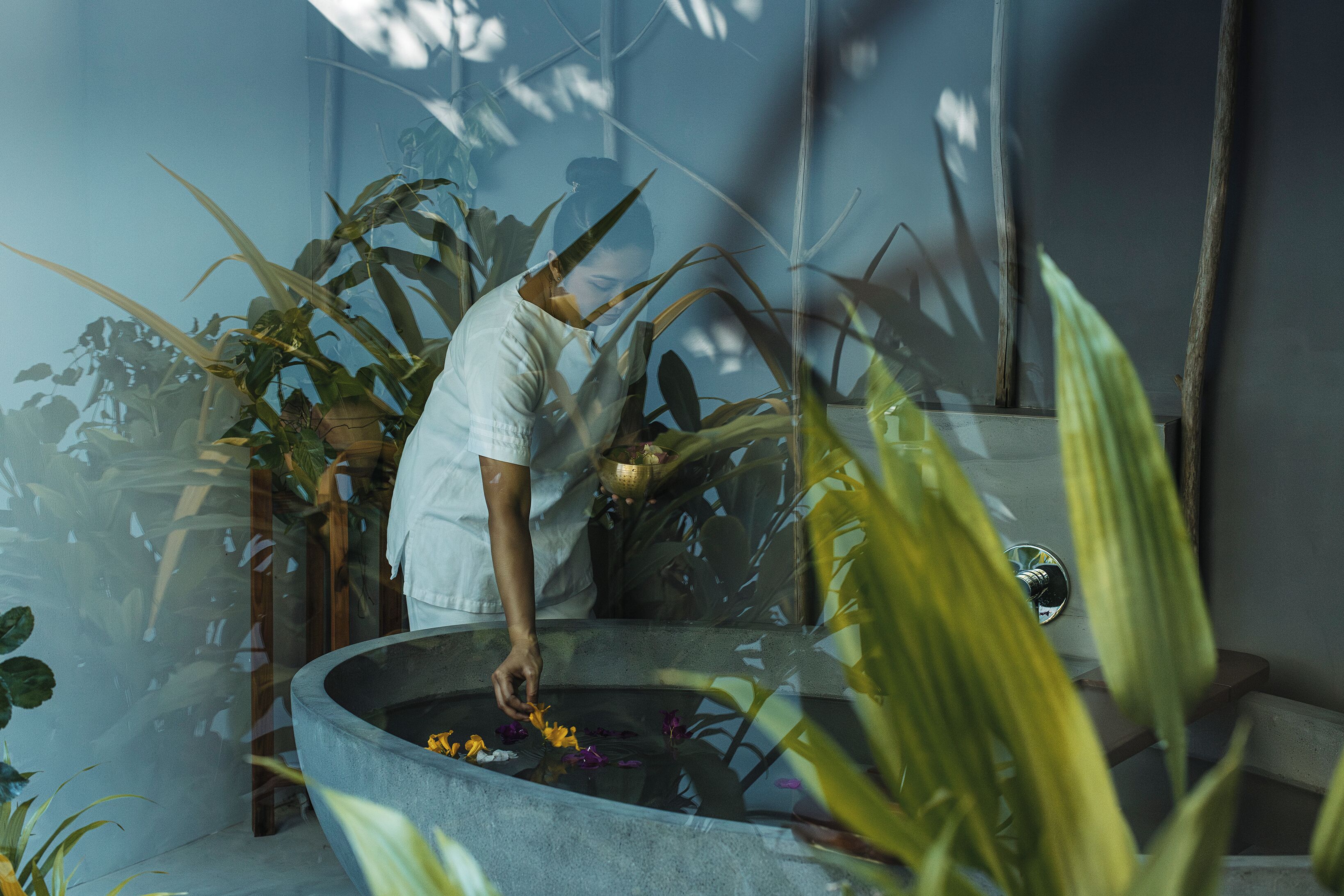 Couples treatment rooms, sauna, steam room, body treatments