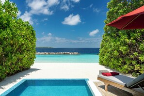 Vila (Beach Villa with Pool) | 1 kamar tidur, seprai antialergi, dan selimut bulu angsa