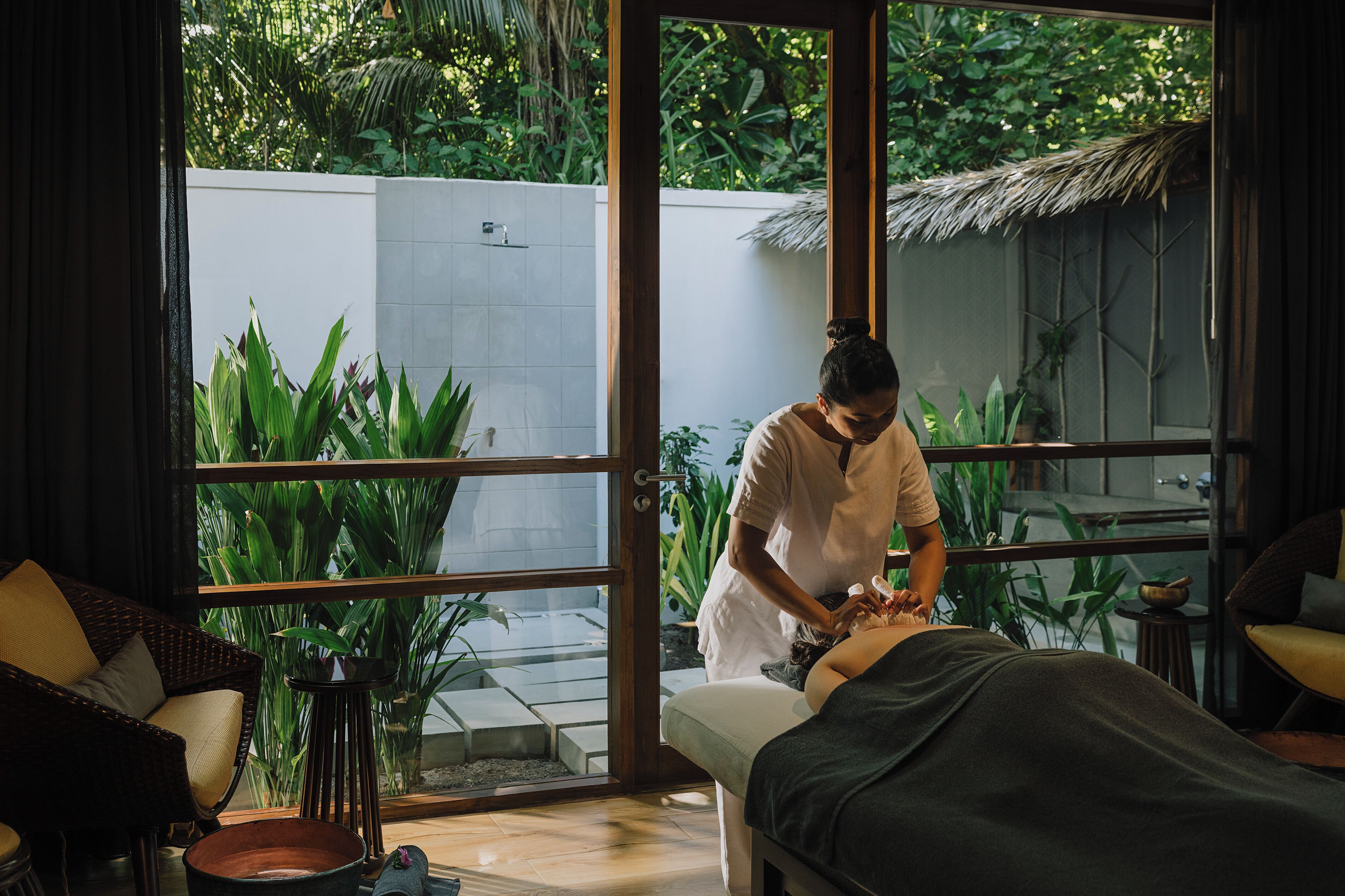 Couples treatment rooms, sauna, steam room, body treatments