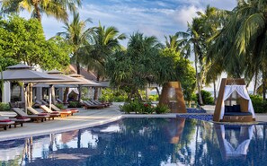 Outdoor pool, sun loungers
