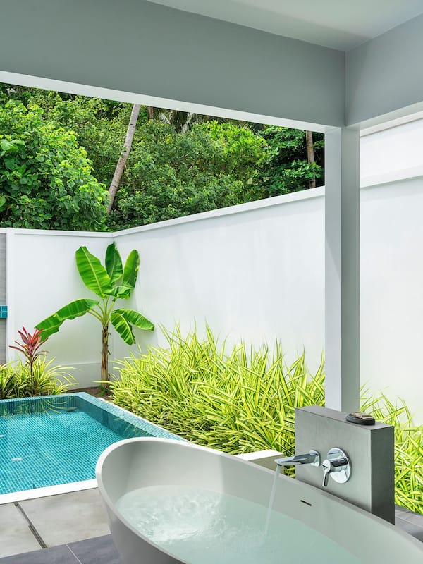 Beach Villa with Garden Pool | Bathroom | Free toiletries, hair dryer, bathrobes, slippers