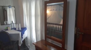 Premium bedding, in-room safe, desk, soundproofing