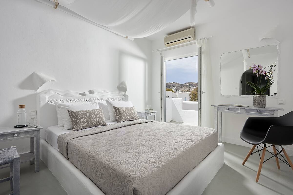 soundproofing, iron/ironing board, free wifi, bed sheets
