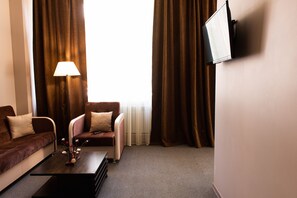 Studio | In-room safe, desk, blackout drapes, iron/ironing board - Hotel Belaya Akatsiya (Kursk)
