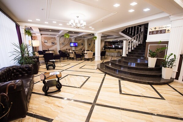 Interior entrance - Hotel Belaya Akatsiya (Kursk)