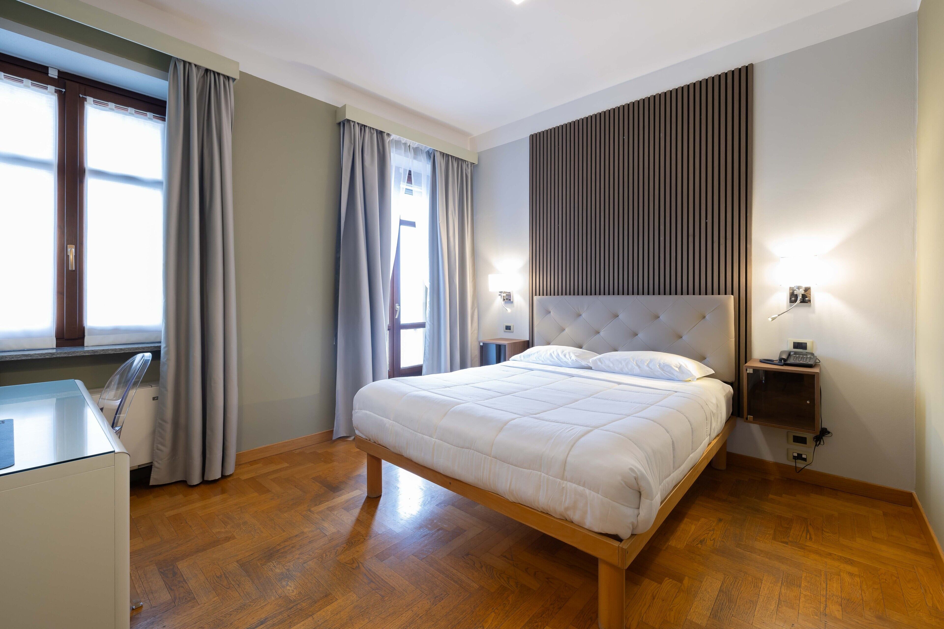 1 bedroom, premium bedding, down duvets, minibar