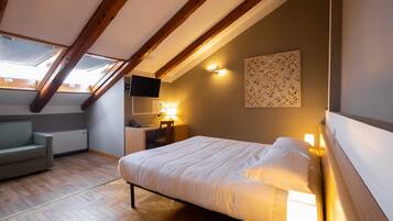 1 bedroom, premium bedding, down comforters, minibar