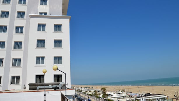 الإطلالة من المنشأة