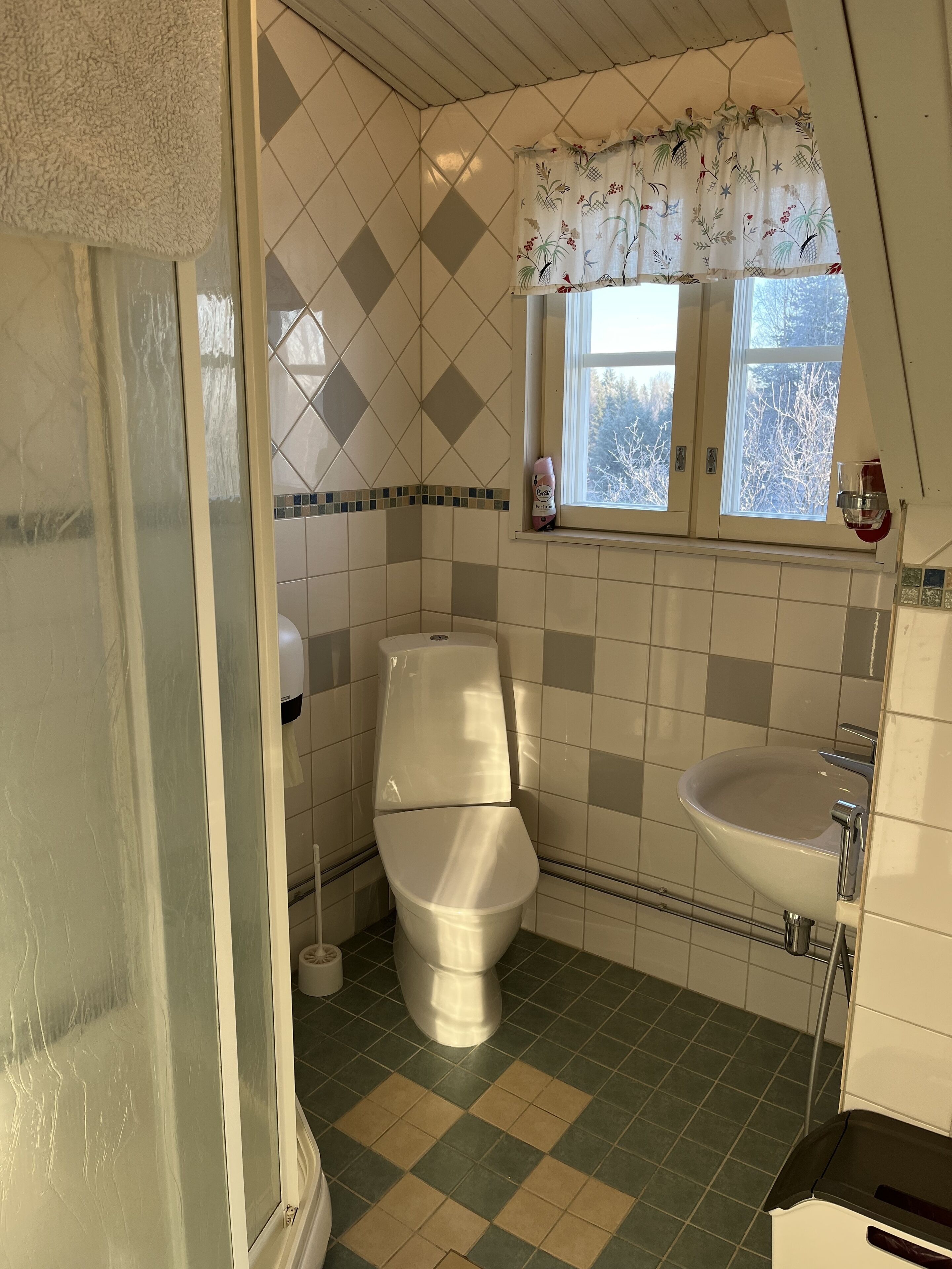 double room | bathroom | shower, hair dryer, bidet, heated floors