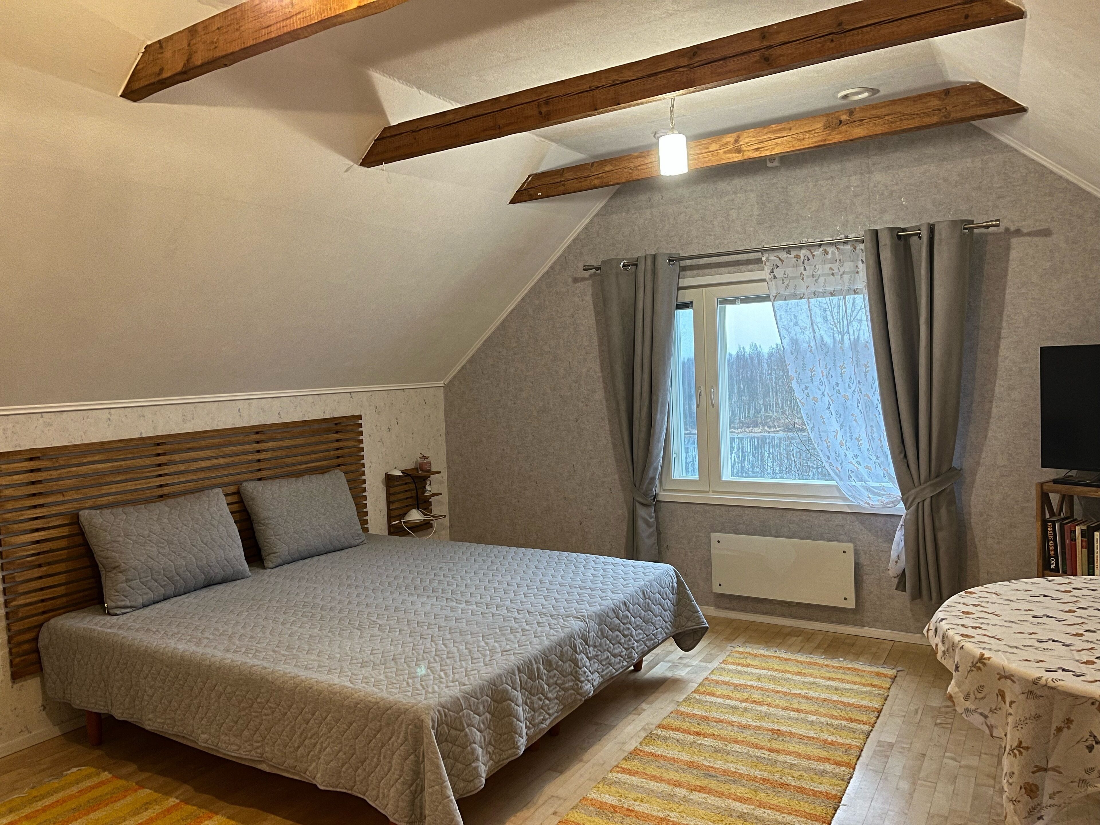 Dobbeltrom | Oppholdsområde | Flatskjerm-TV og oppvarmet gulv