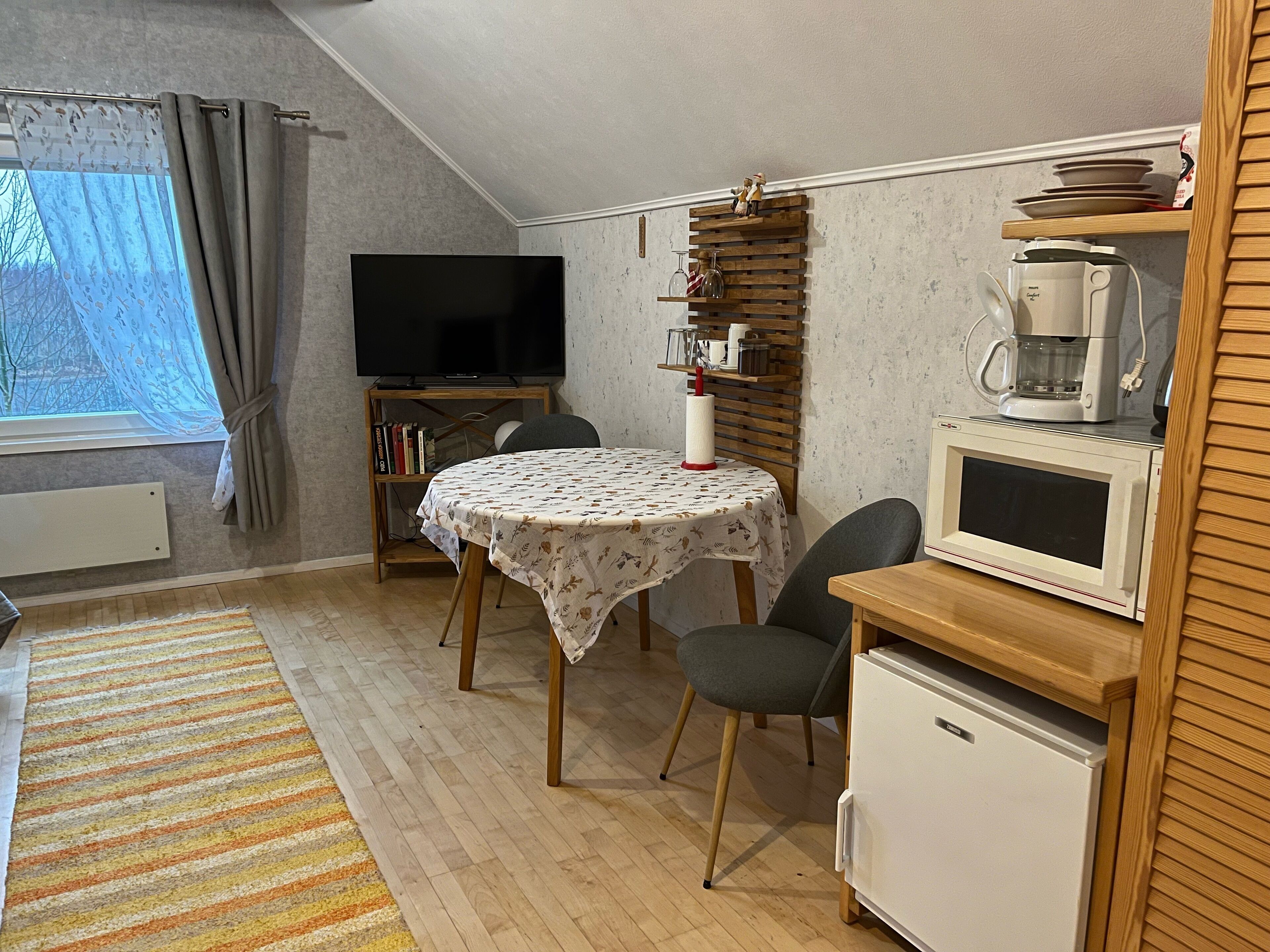 double room | living area | flat-screen tv, heated floors