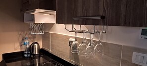 Elite Studio, 1 King Bed with Sofa bed, Pool View, Sea Facing | Private kitchen - Luxurious Hurghada Apartment (Hurghada)