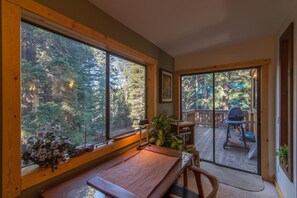 House, Multiple Beds (Gamara) | Dining - Gamara 3 Bedroom Holiday Home By Tahoe Truckee (Truckee)
