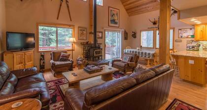 Hansing s Lair 4 Bedroom Holiday Home By Tahoe Truckee