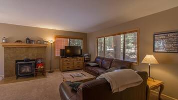 House, Multiple Beds (Ramsey) | Living area | DVD player