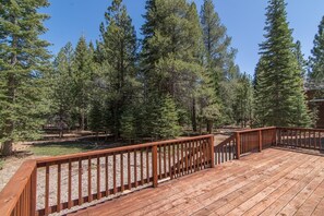 Porch - Ramsey 3 Bedroom Holiday Home By Tahoe Truckee (Truckee)