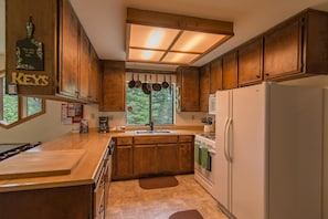 Fridge, microwave, coffee/tea maker