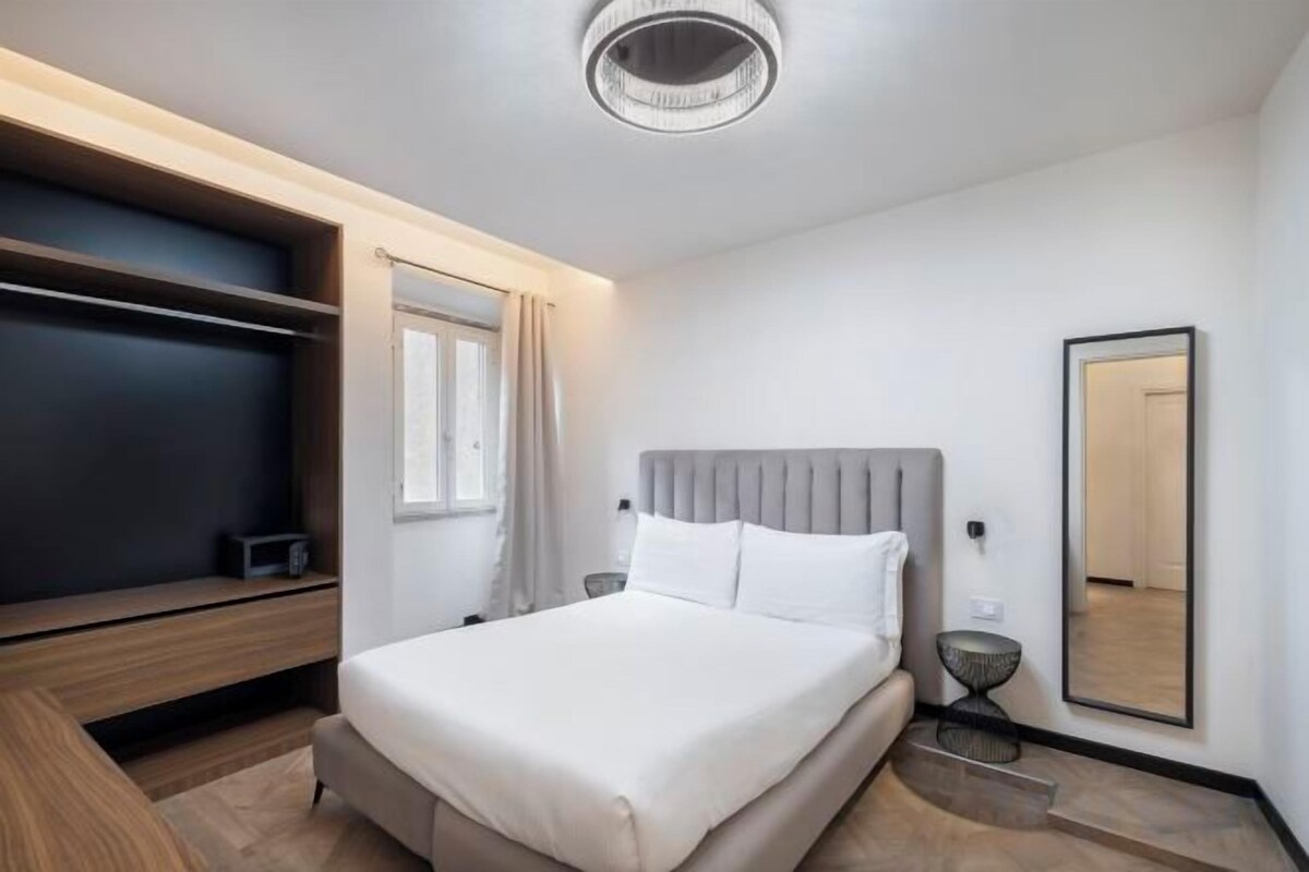 Hypo-allergenic bedding available, desk, soundproofing