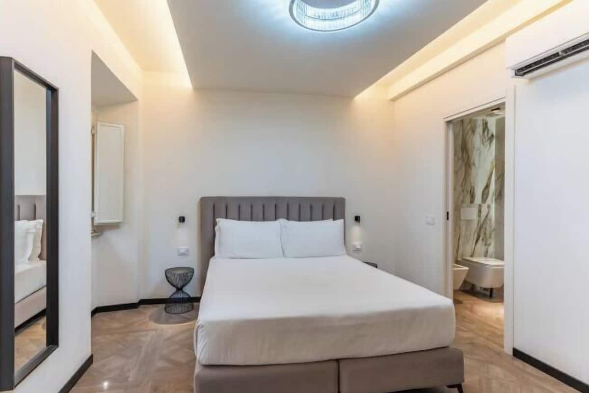 1 Schlafzimmer, Allergikerbettwaren, Schreibtisch